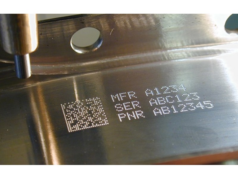 Khắc laser Phú Nhuận: chữ, logo và mã trên kim loại
