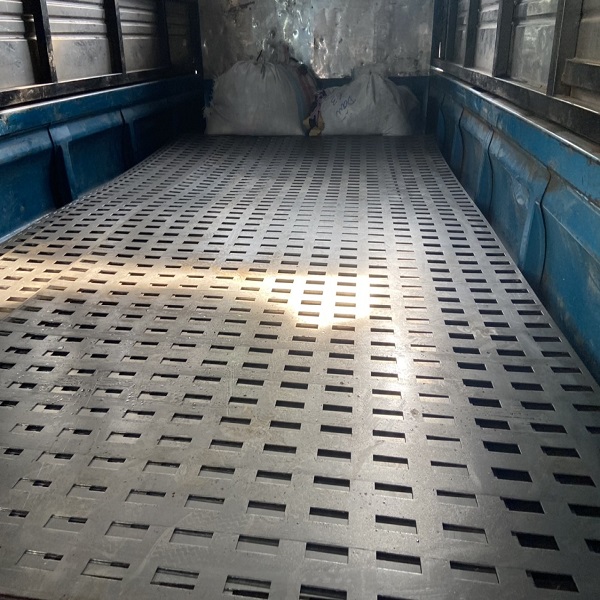 thép tấm đục lỗ