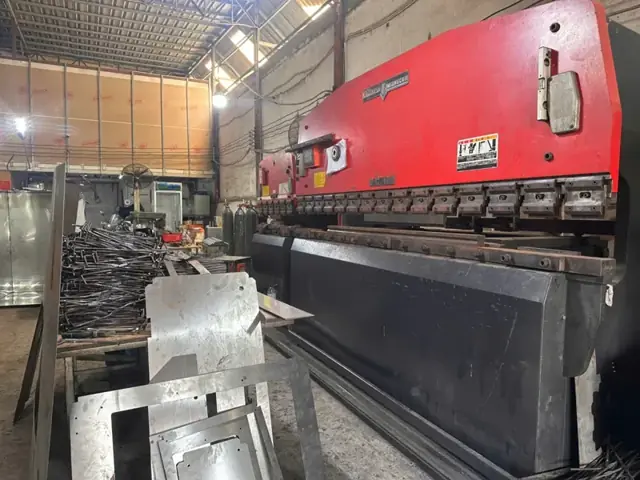 Chấn gấp CNC tại xưởng Cơ Khí Khởi Minh, TP.HCM