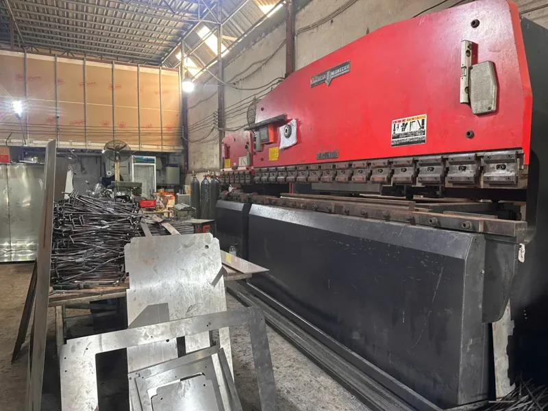 Chấn gấp CNC tại xưởng Cơ Khí Khởi Minh, TP.HCM